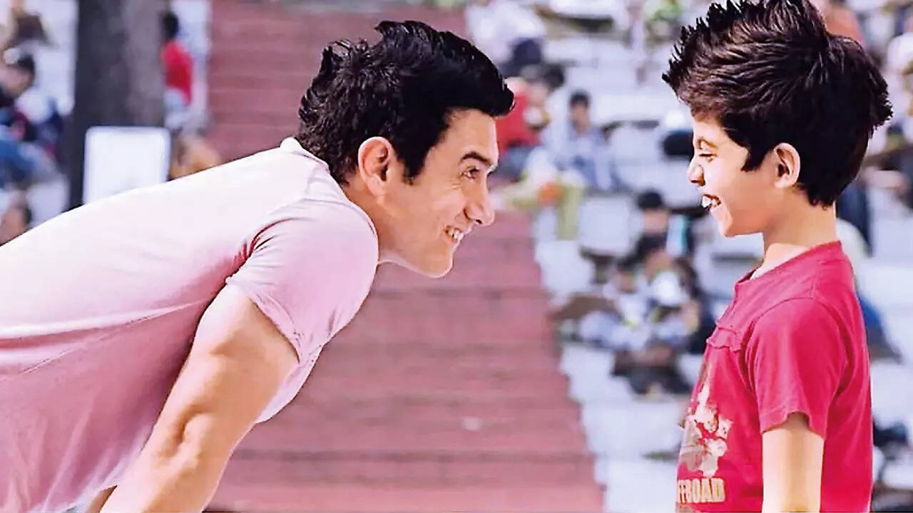 Darsheel Safary with Aamir Khan in Taare Zameen Par