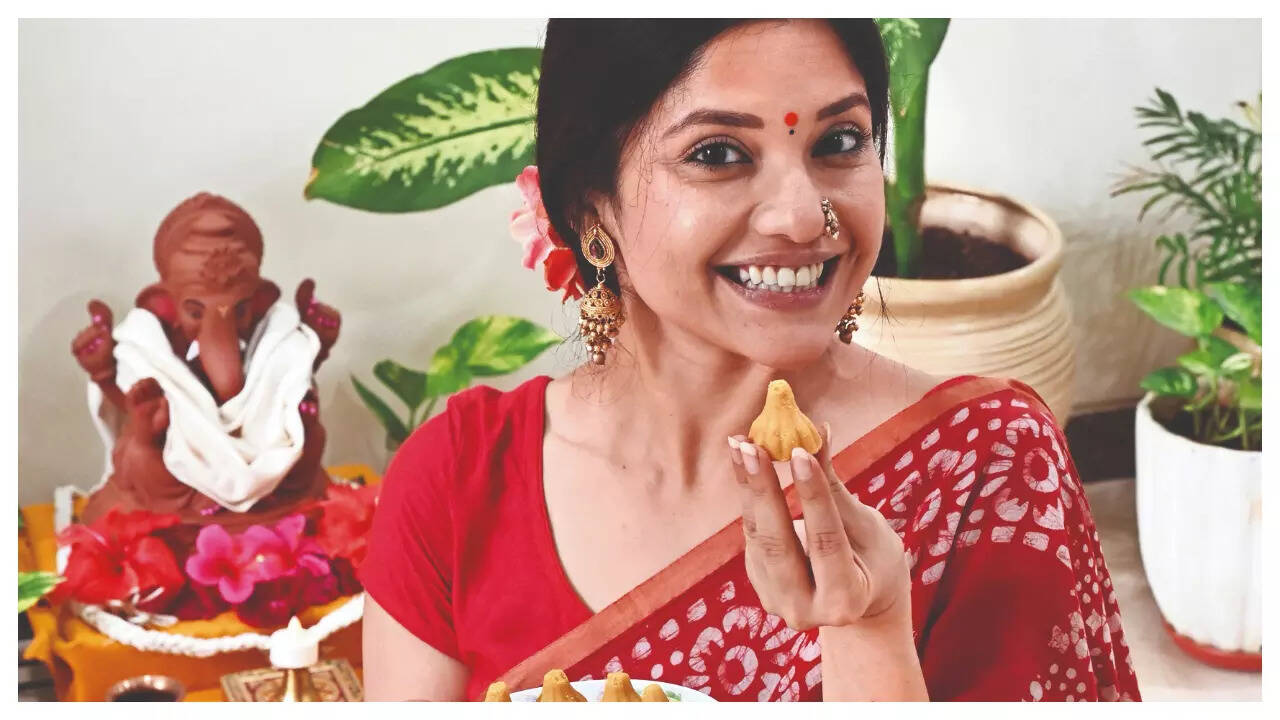Kinjal is going to make traditional modaks at home
