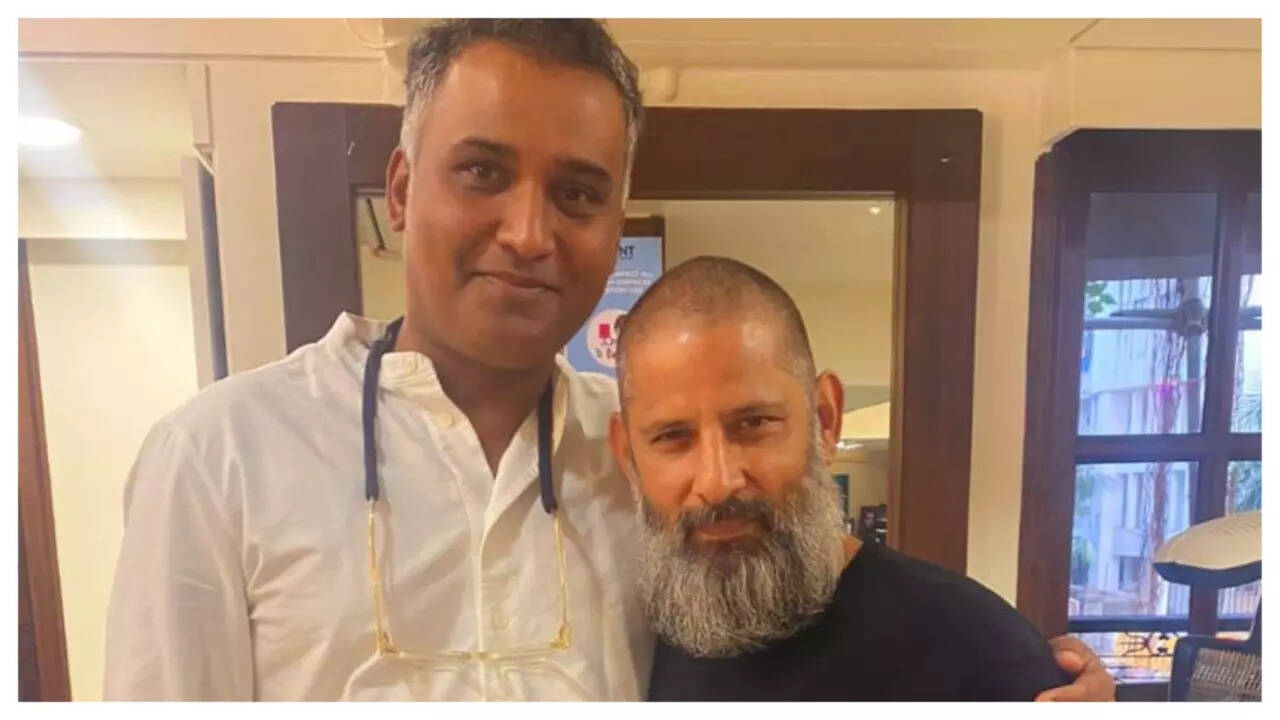 Raj with Yudhra director Ravi Udyawar