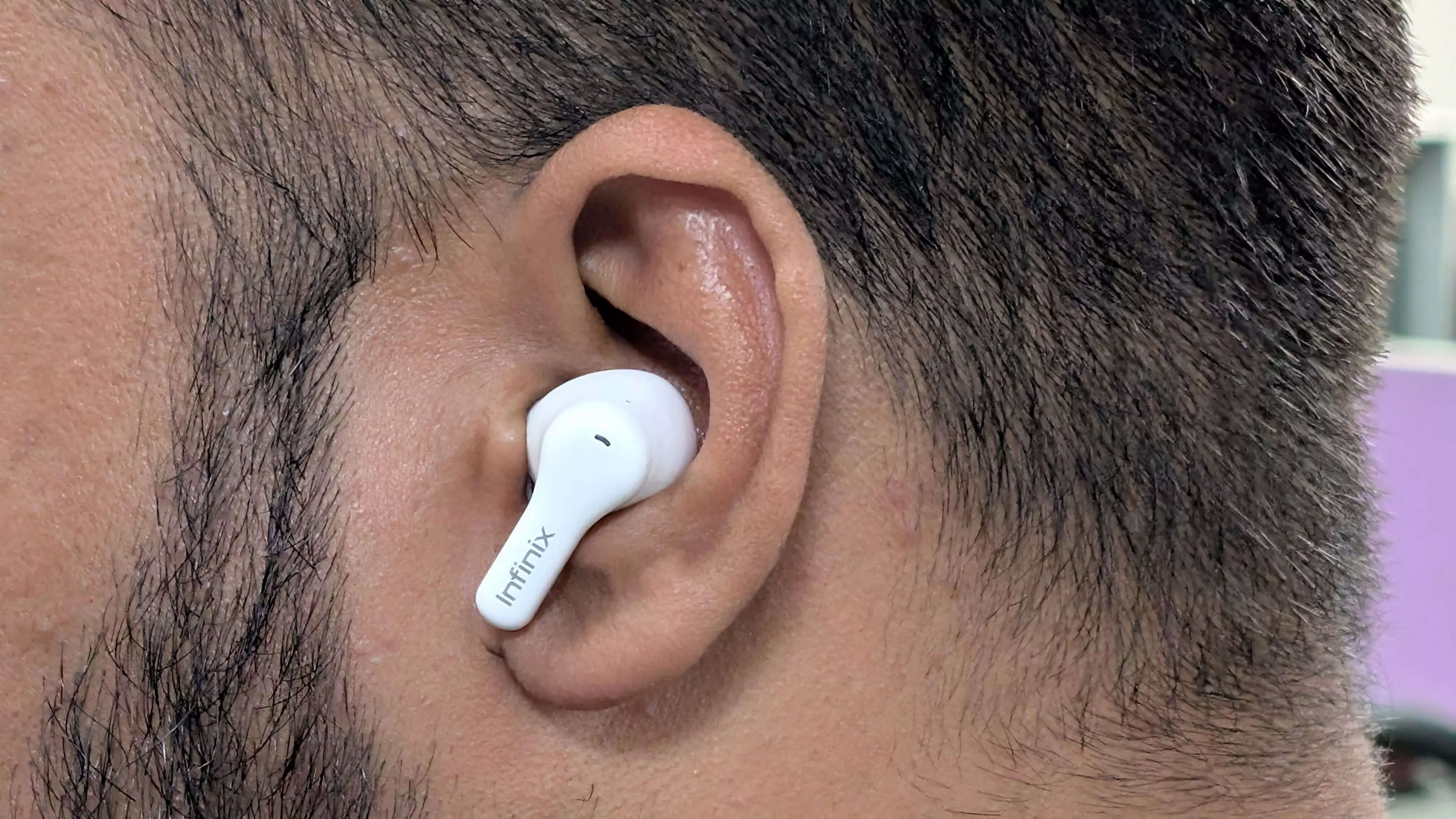 Infinix XE 27 TWS earbuds fit