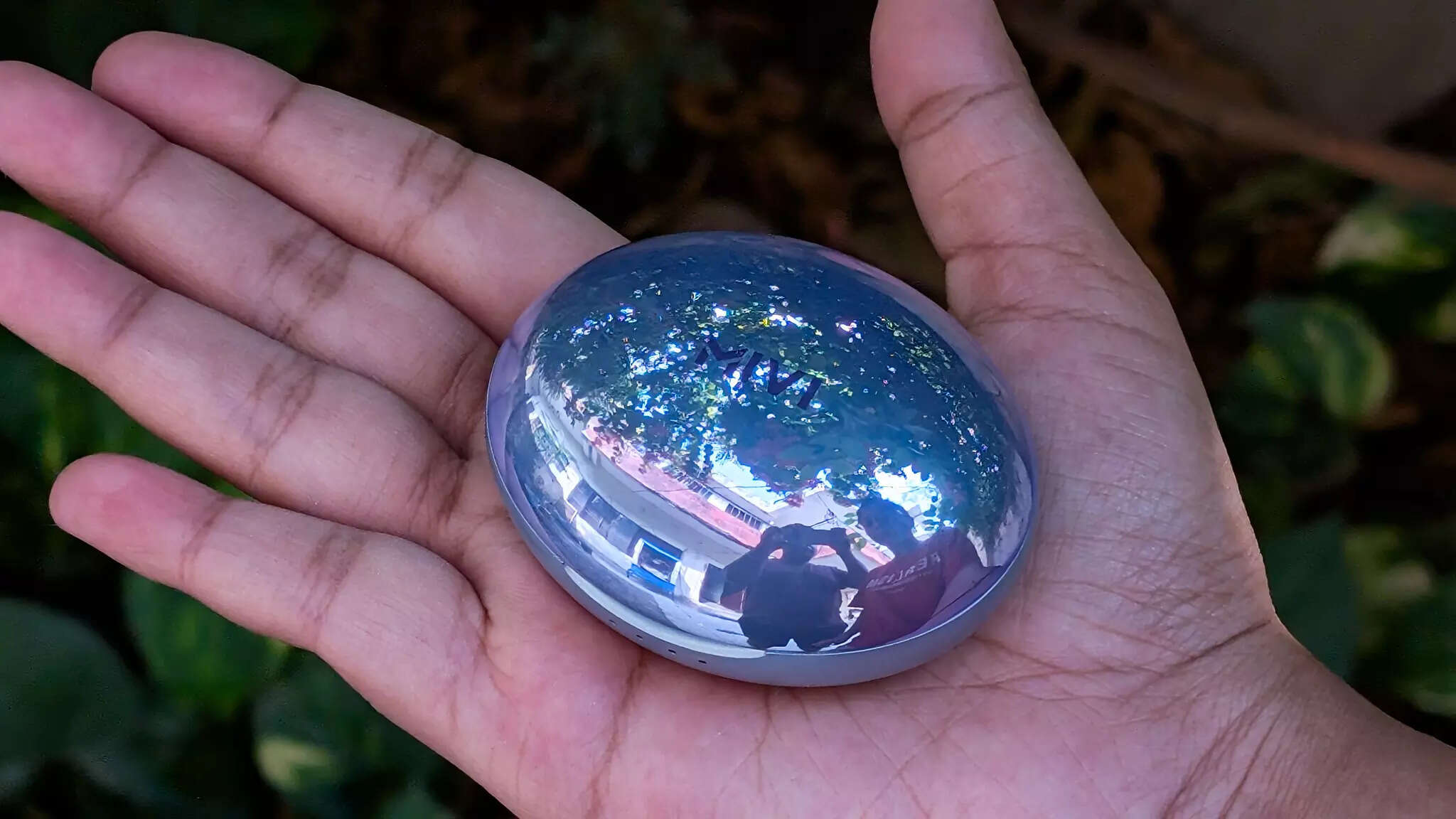 The Superpods Opera case has a shiny, glossy mirror finish