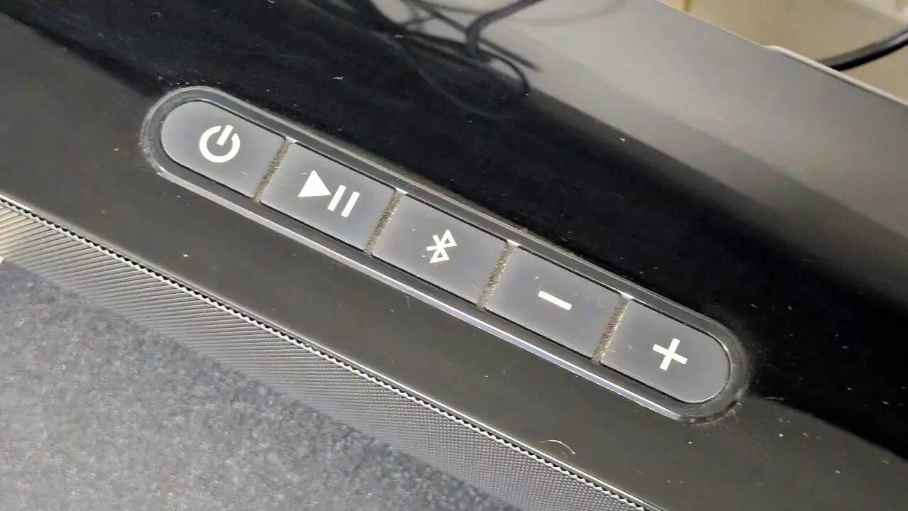 Boult Audio BassBox X500 controls