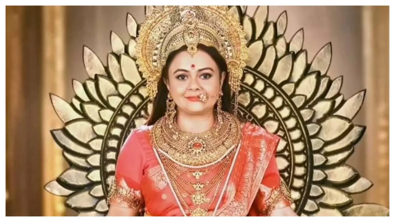Devoleena as Chhathi Maiyya in Chhathi Maiyya Ki Bitiya