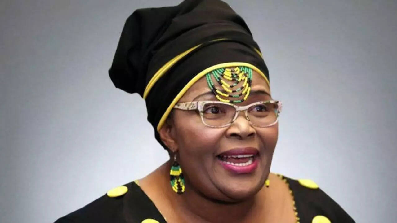 minister PemmyMajodina