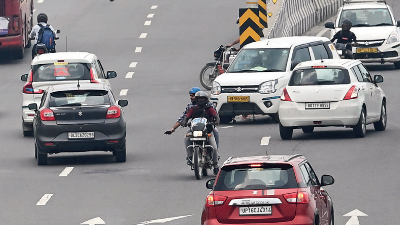 Noida entry opposite Akshardham temple