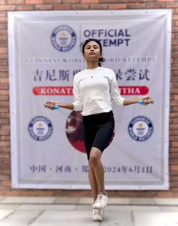 Konathala Jasmitha at the record breaking skipping event with single leg