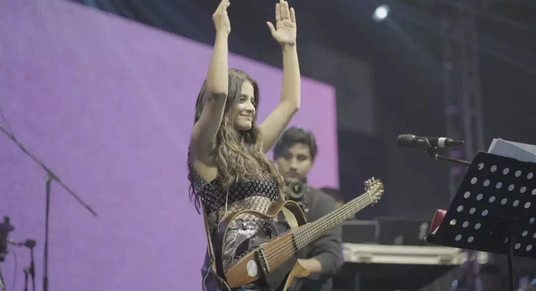 Jasleen Royal 2