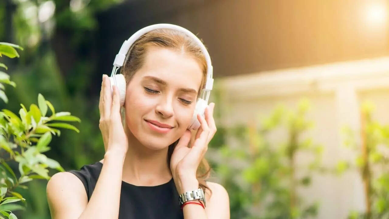Noise cancelation headphones (3)