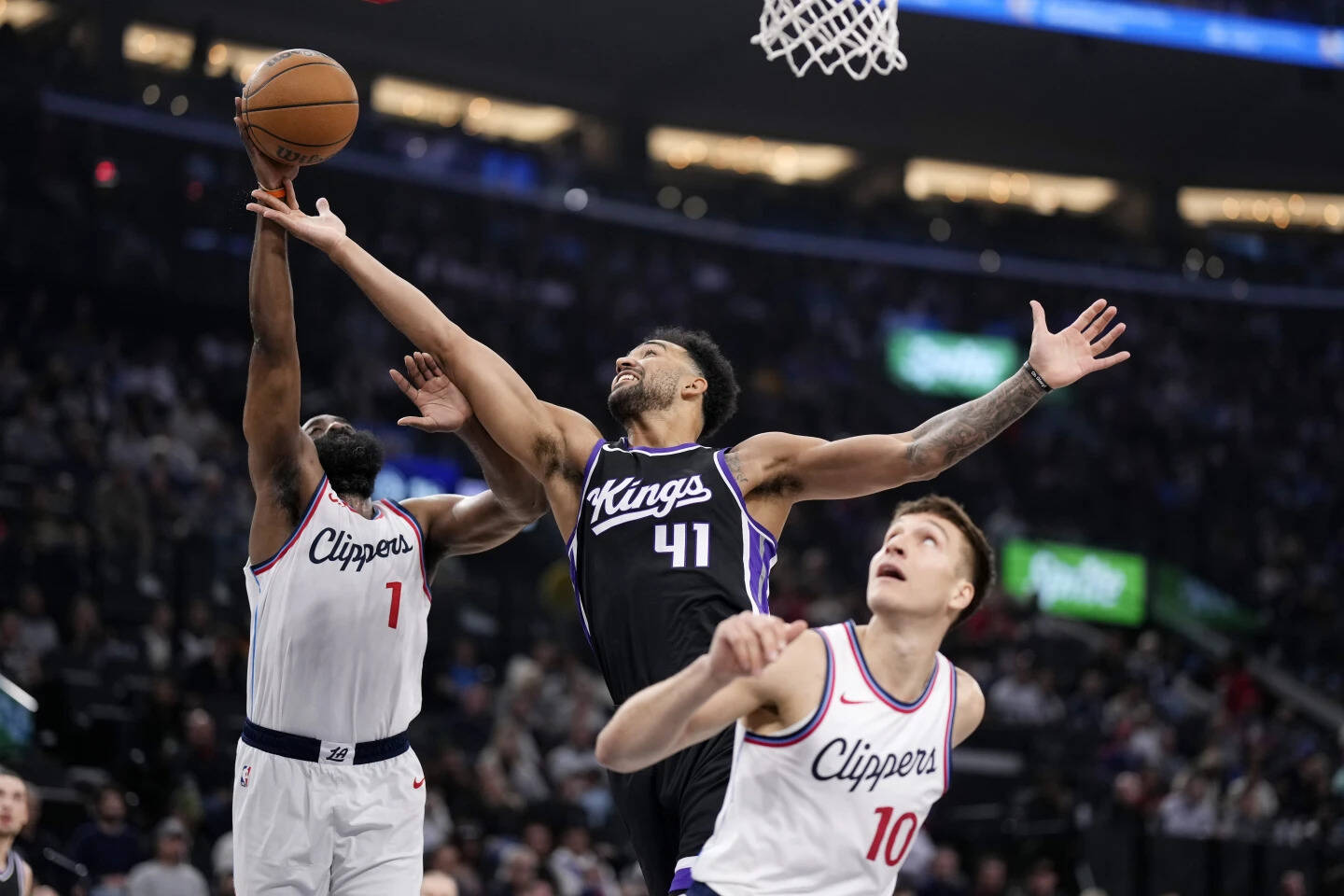 Sacramento Kings vs LA Clippers.