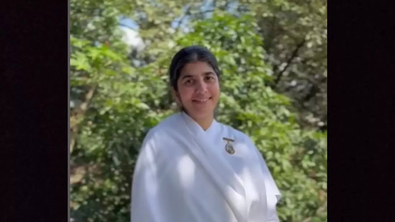Sister Shivani (Image bkshivani/Instagram)