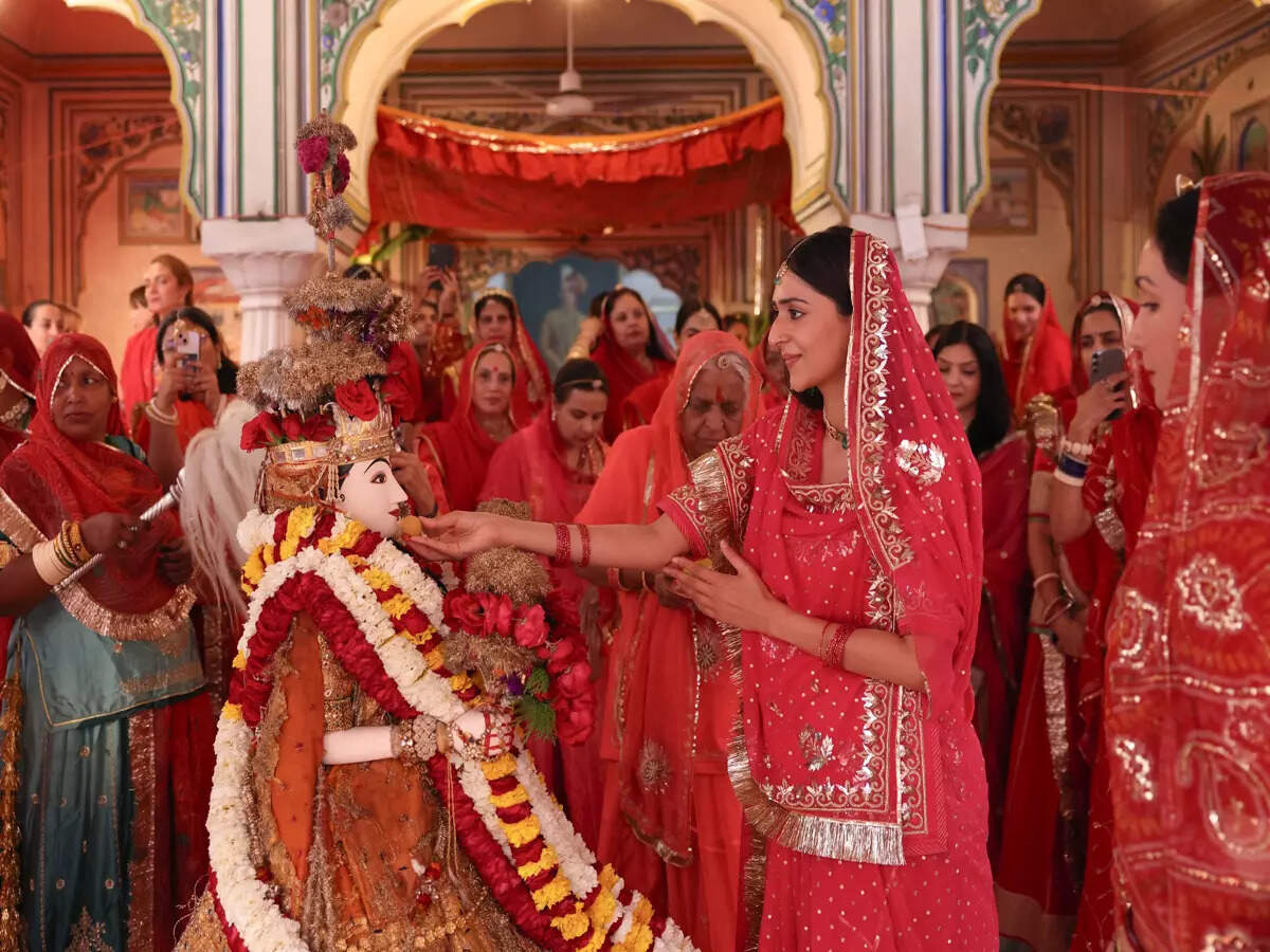 On the occasion of Gangaur, Princess Gauravi Kumari performing the traditional puja at City Palace.
