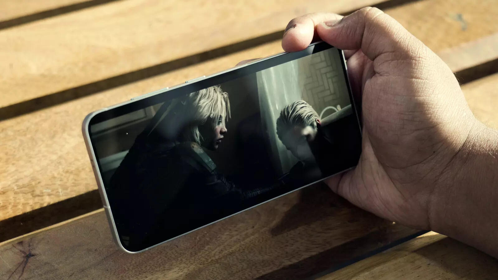 The Galaxy S25 is small and that's the best thing about it
