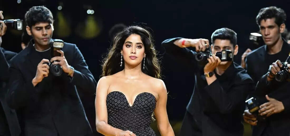 Janhvi Kapoor gets brutally trolled for her ramp walk