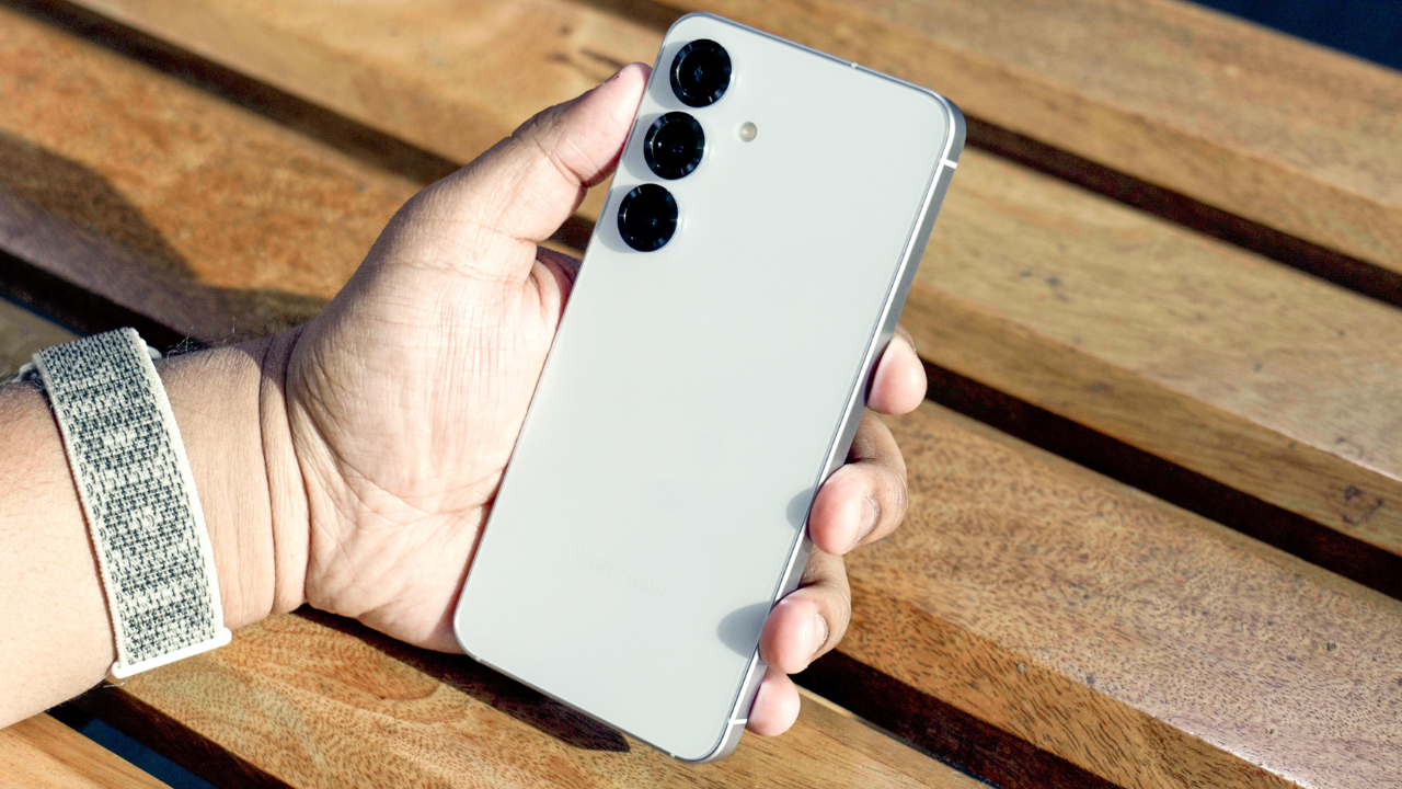 Galaxy S25 feels unmistakably familiar