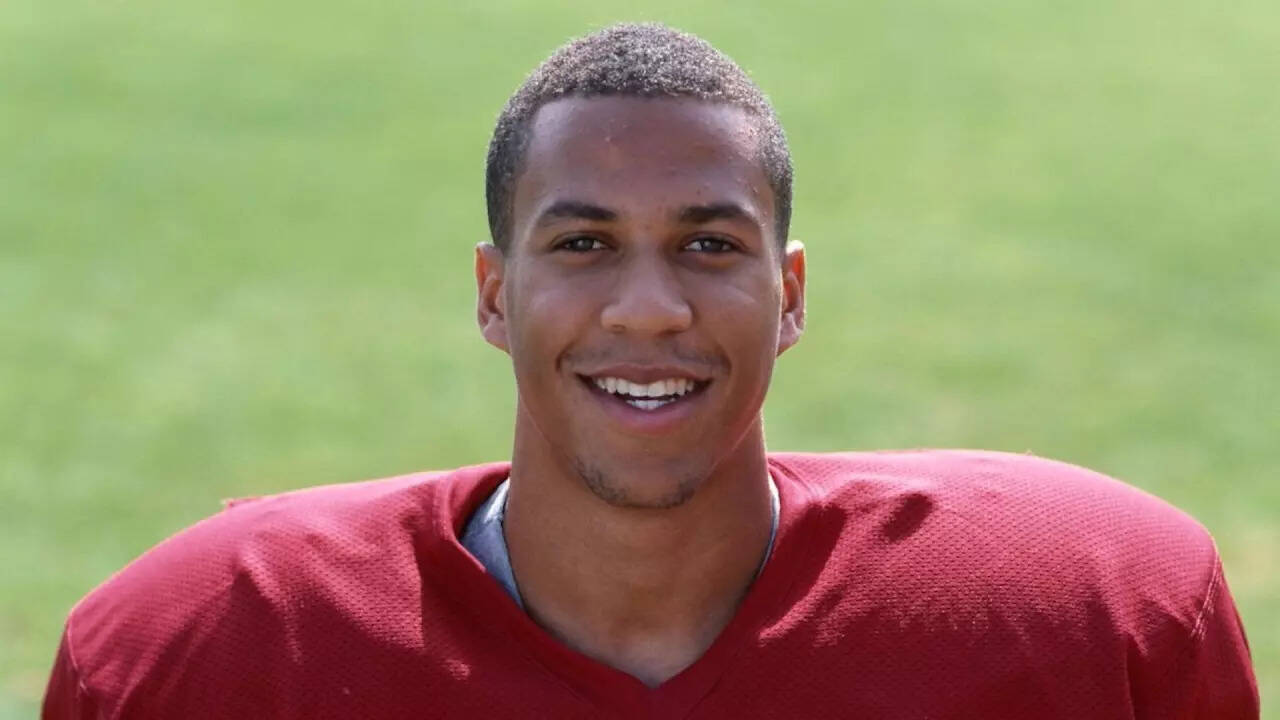 Did Cory Booker play football before entering politics? All about the