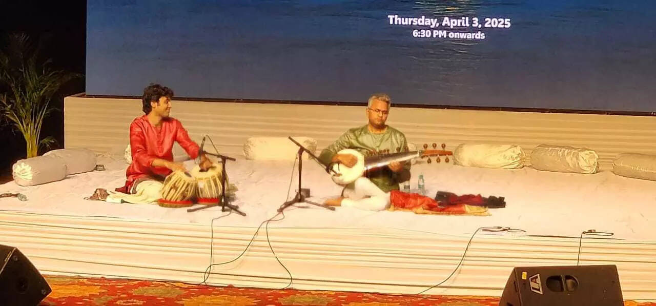 Prattyush Banerjee playing the sarod