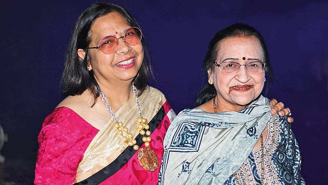 Dolly Rastogi (L) and Sudha Rastogi