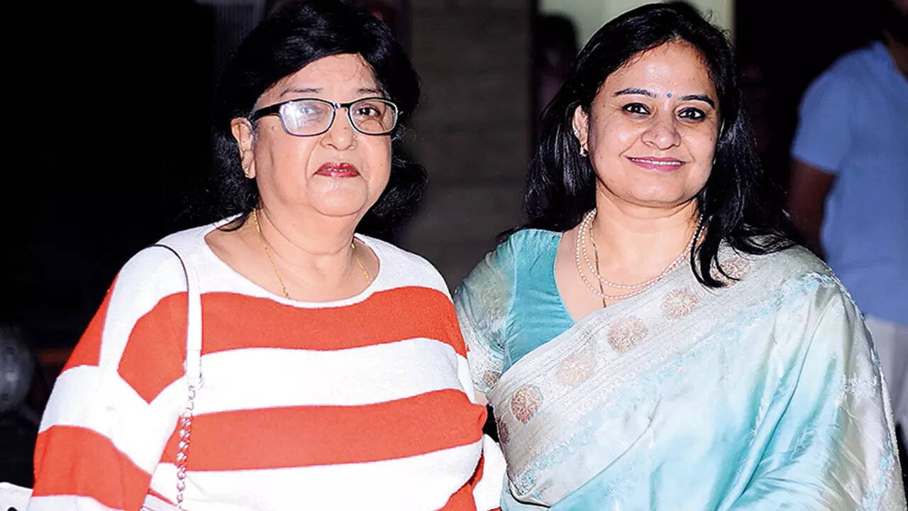 Shushma Mishra (L) and Aarti Chaturvedi