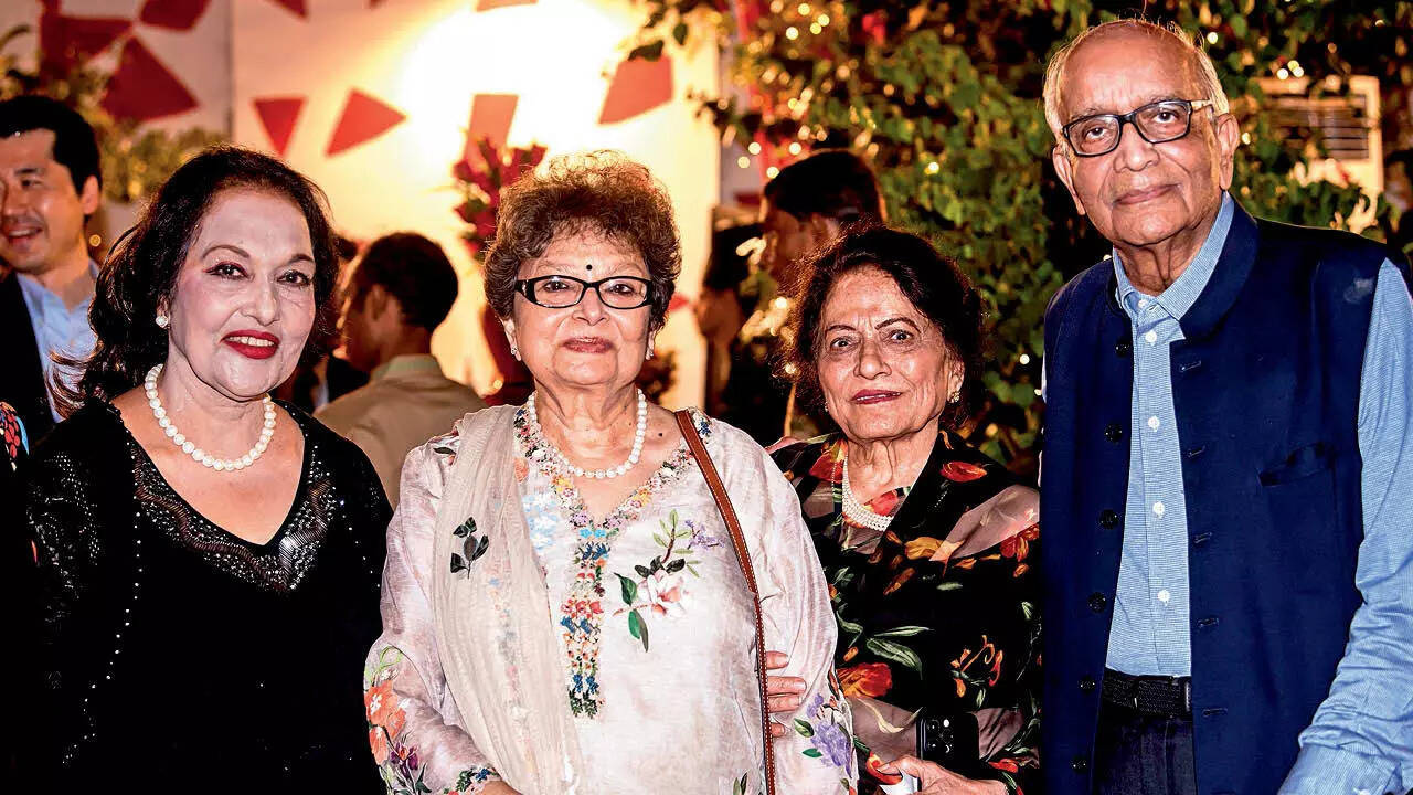 (L-R) Co-host Pari Bagga, Aruna Bhargava,Toshi Chanana and RC Bhargava