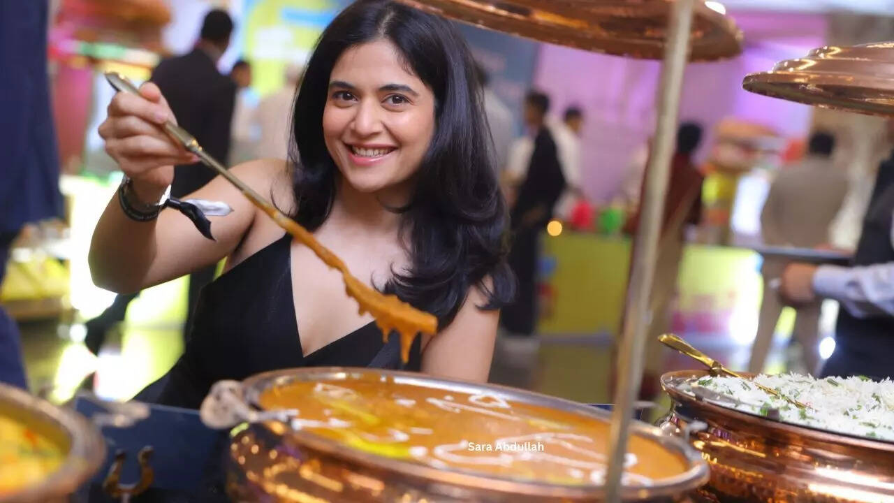 Anshul Chauhan tries dal makhani
