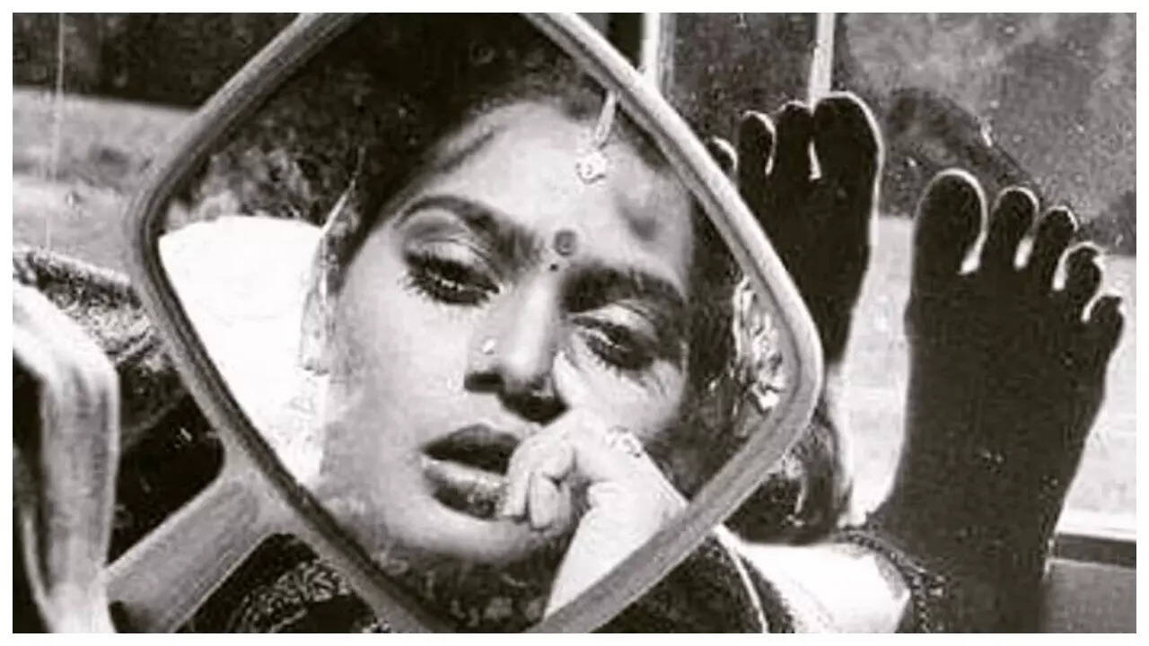 Silk Smitha (2)