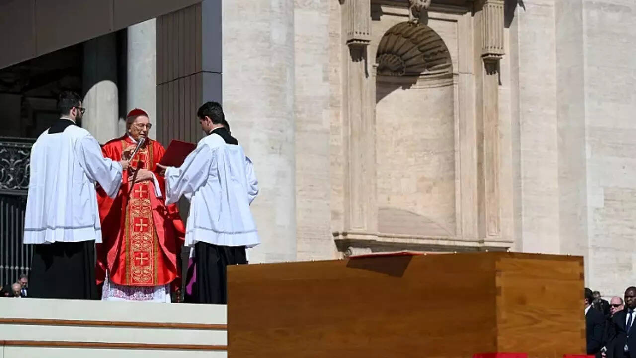 Funeral (11)