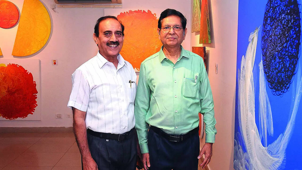 Qayam Raza Rizvi (L) and Sunil Tyagi
