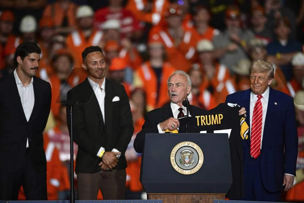 Rocky Bleier presented Donald Trump with a black-and-gold number 47 Steelers jersey