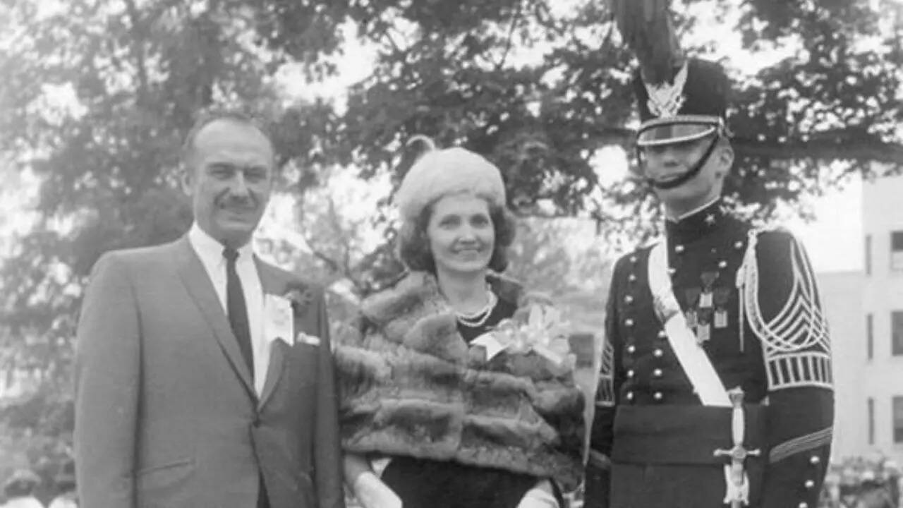 Young Trump with his parents