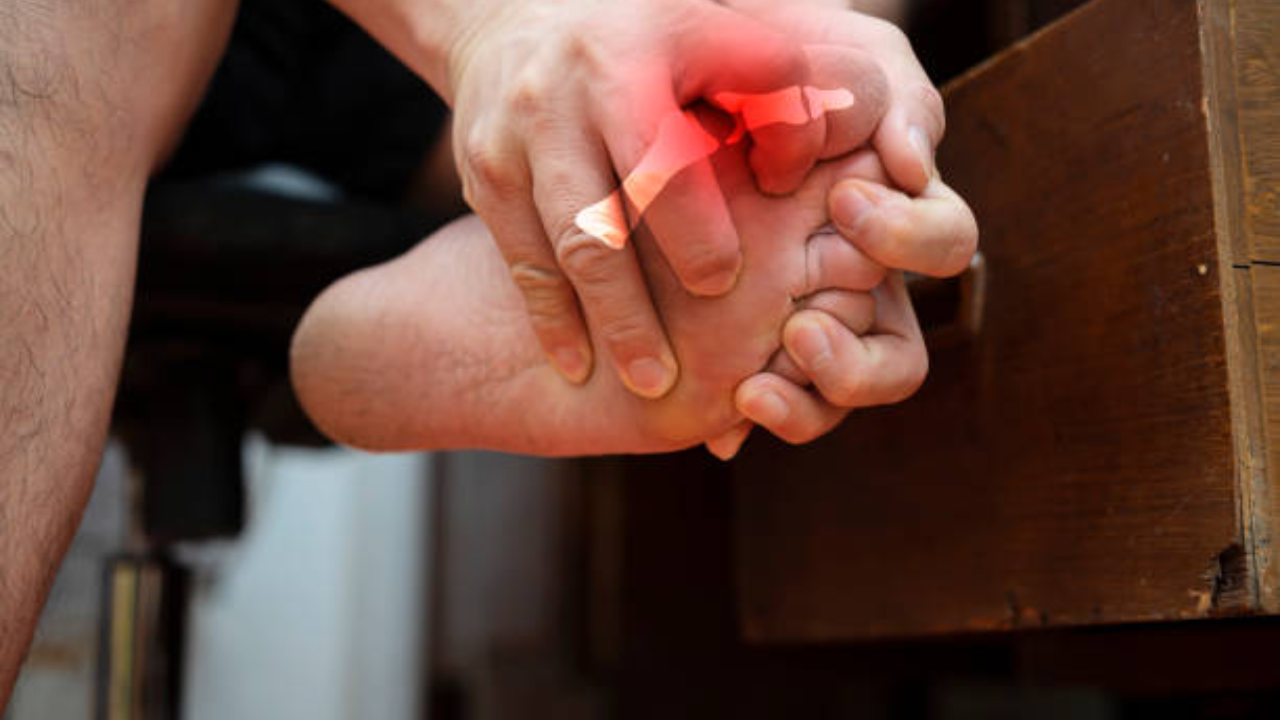 Persistent pain in the toes and heels