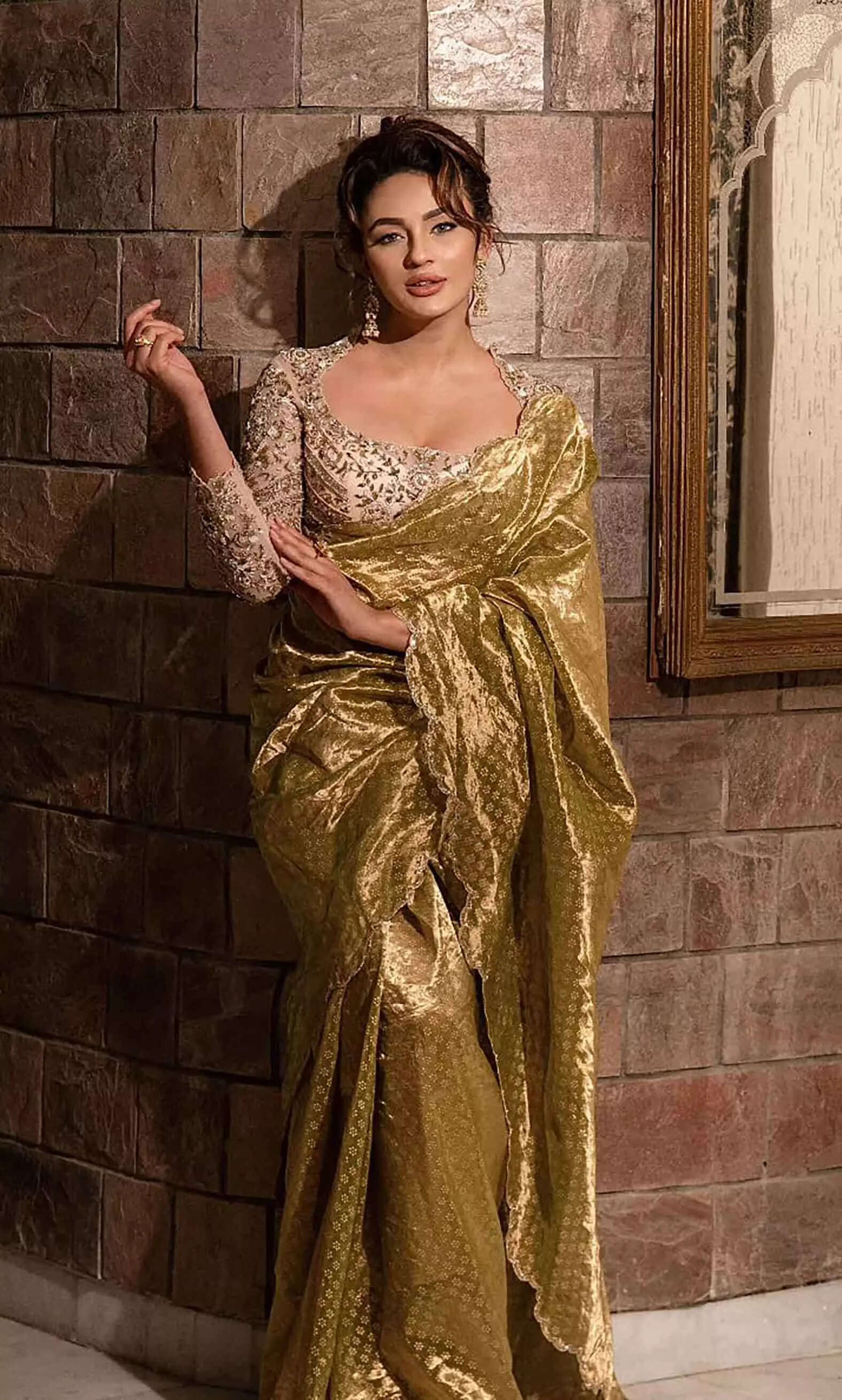 pg1&3_Seerat-Kapoor4