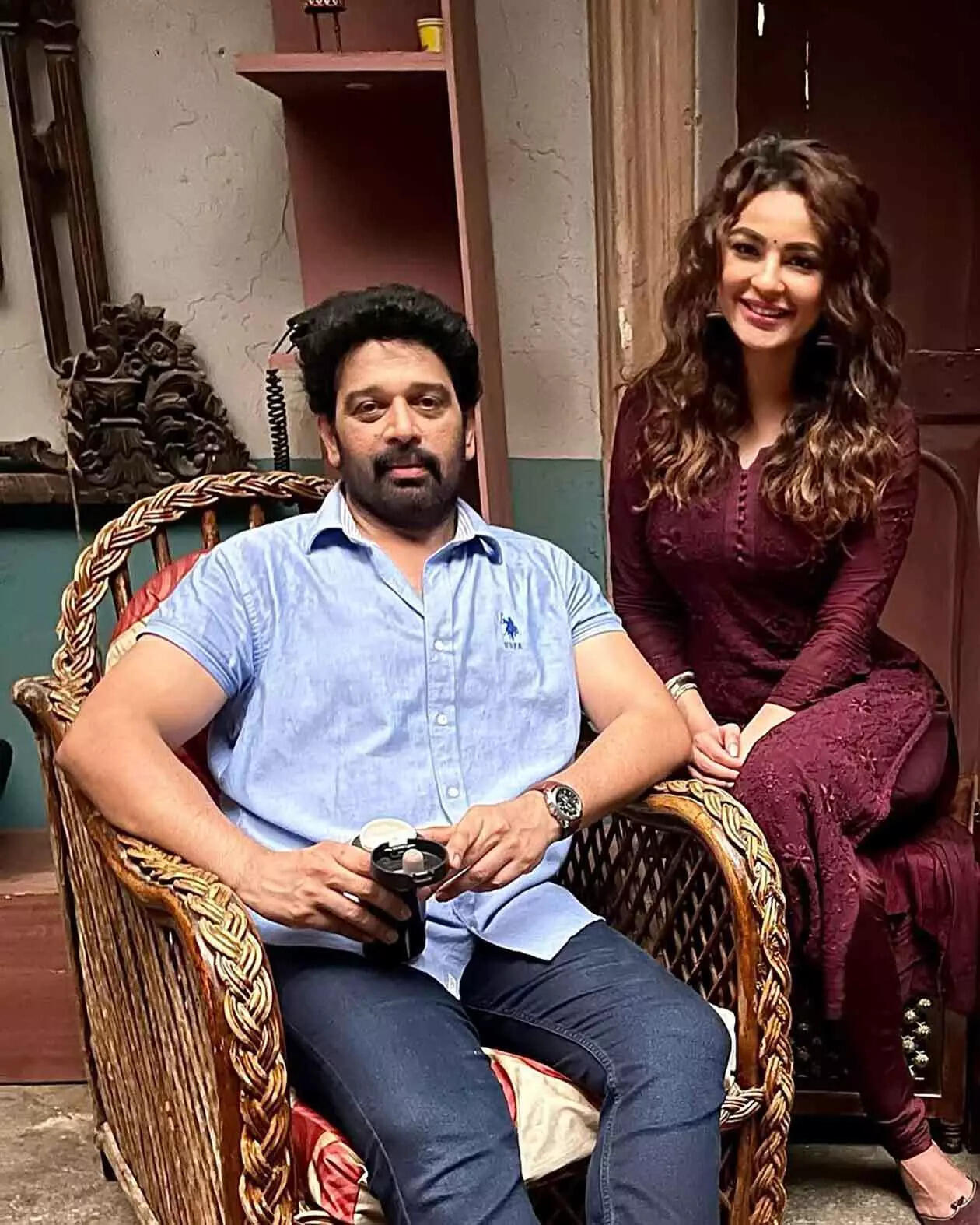 pg1&3_Seerat-Kapoor5