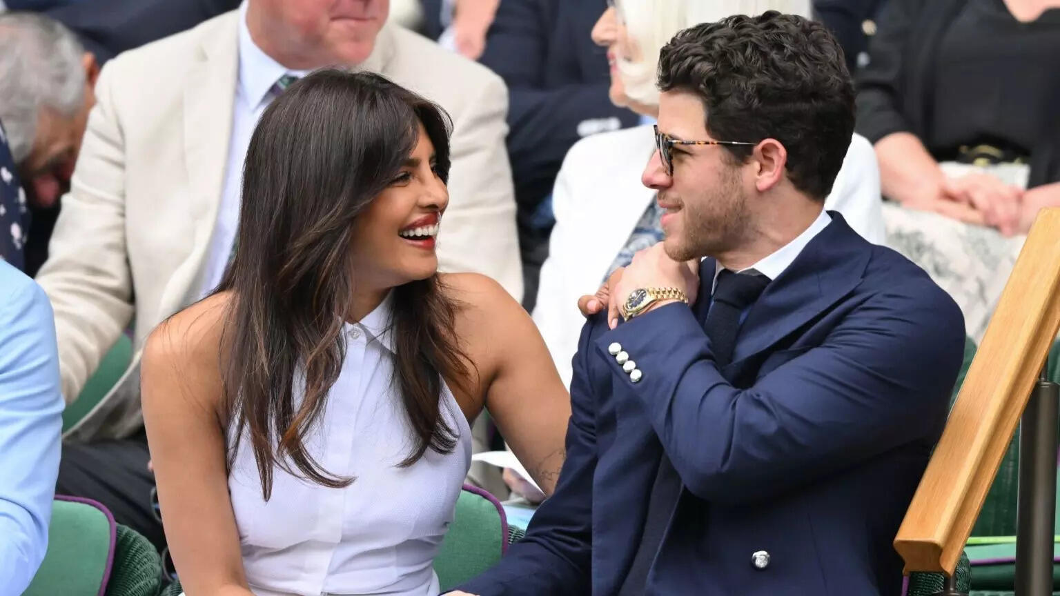 priyanka-chopra-jonas-nick-jonas-107497432