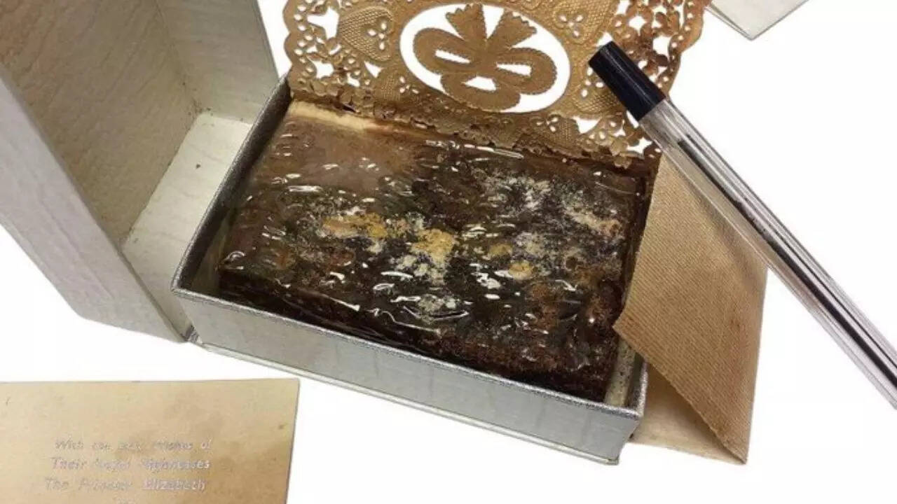 The slice was sold for a total of £2,900