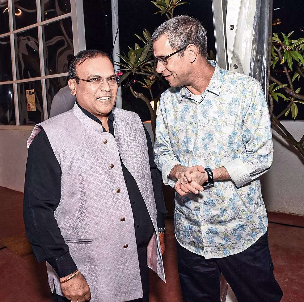 Girish Ramanathan and Ilan Weitzman