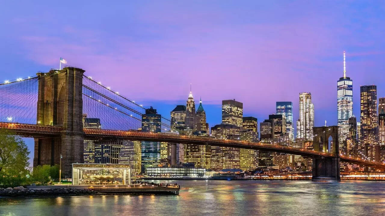 What American city is Brooklyn Bridge located in? Unique facts about