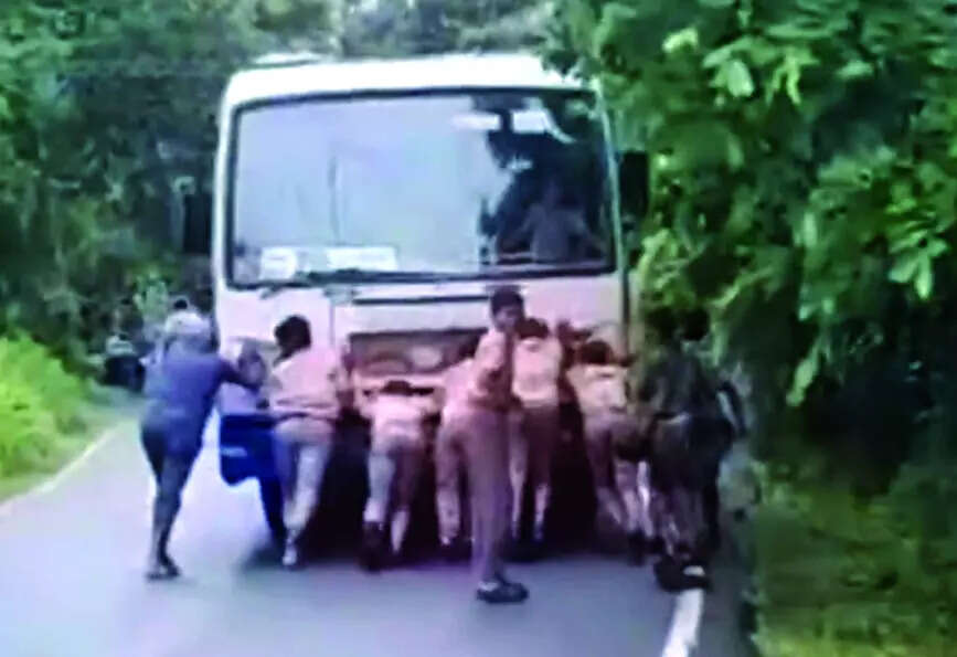 Student Bus 02