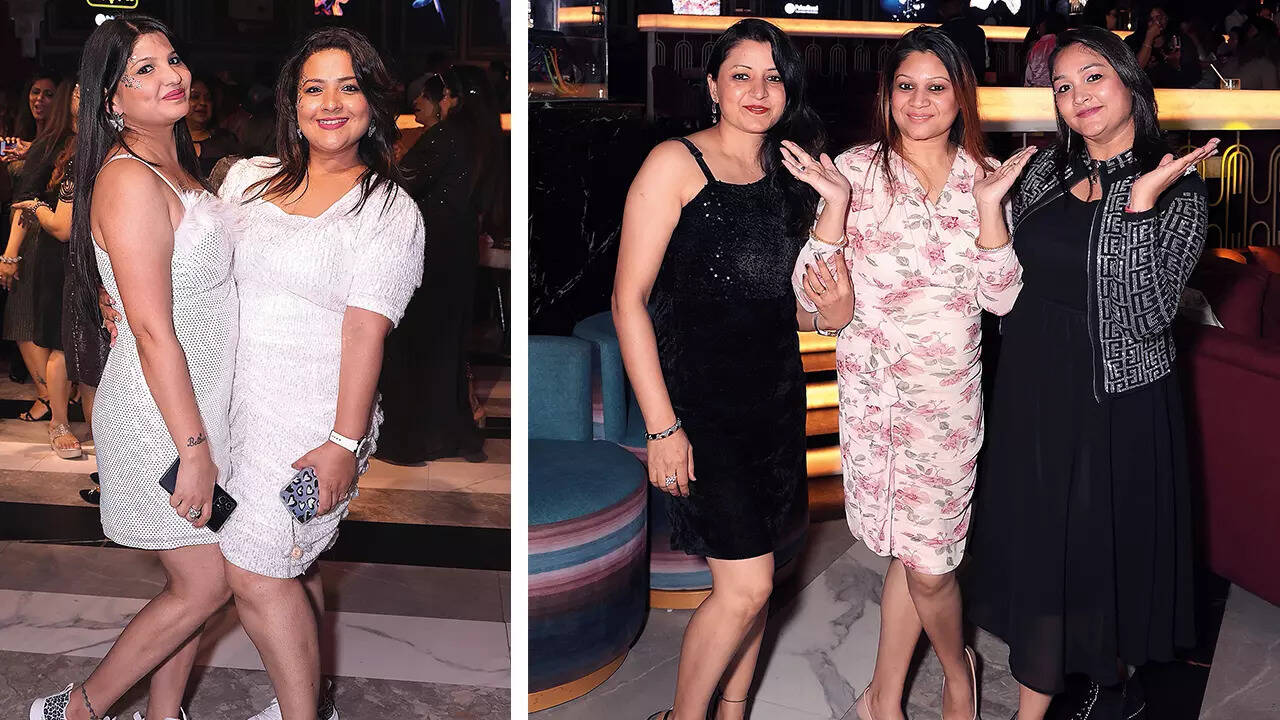 (L) Rani Jain and Aakriti Jain (R) Sonam Agarwal, Neha Agarwal and Shivani Gupta
