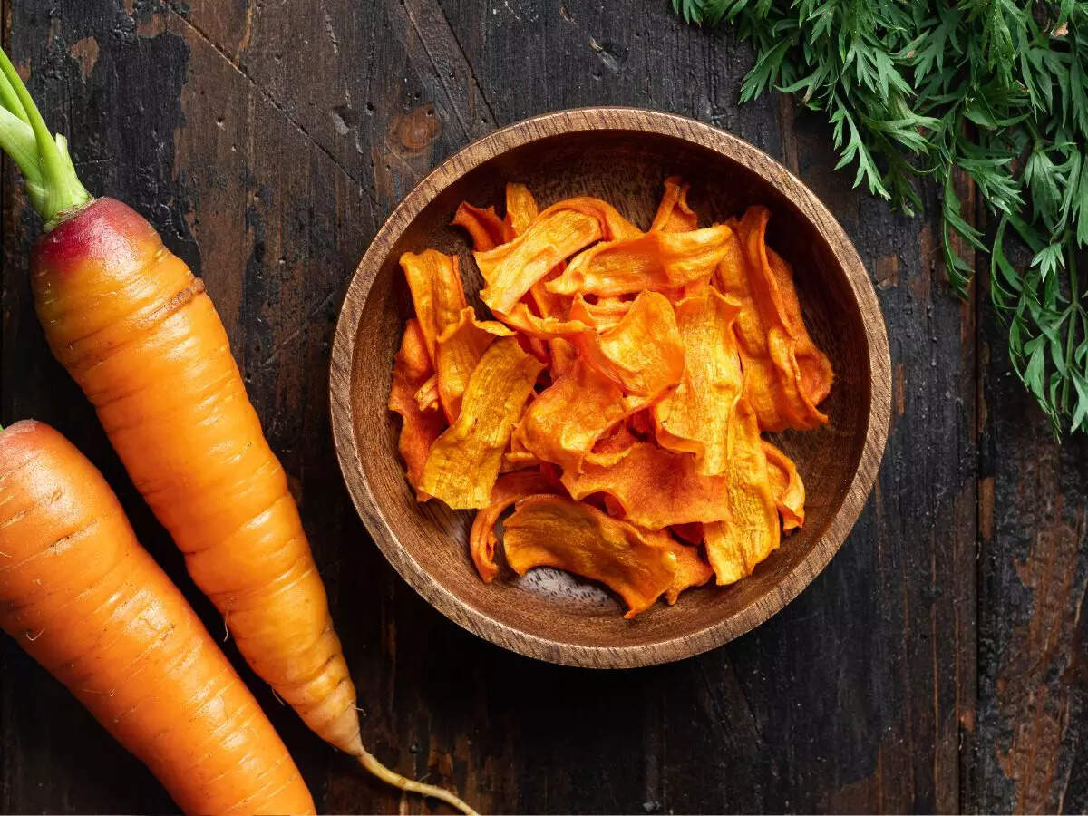Carrots are loaded with vitamin A, minerals and antioxidants like beta-carotene, which can naturally help in improving eye health and reduce the effect of macular degeneration. Carrots