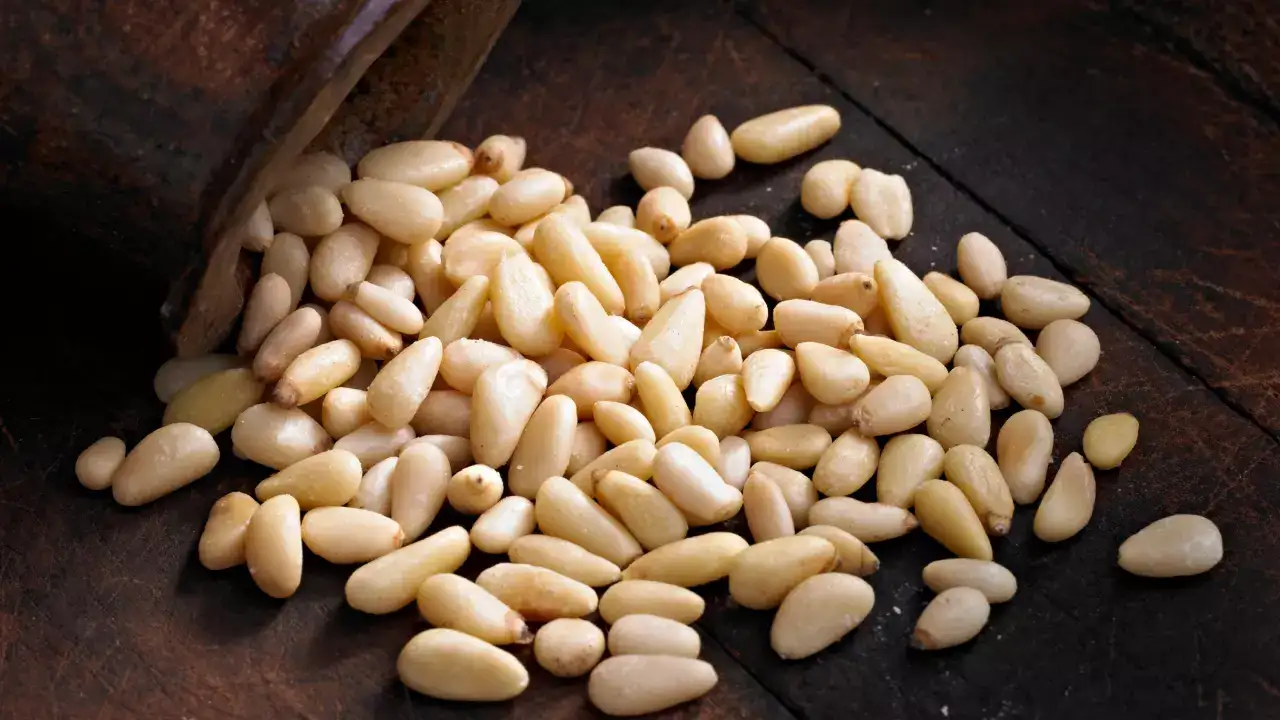 பைன் கொட்டைகள்