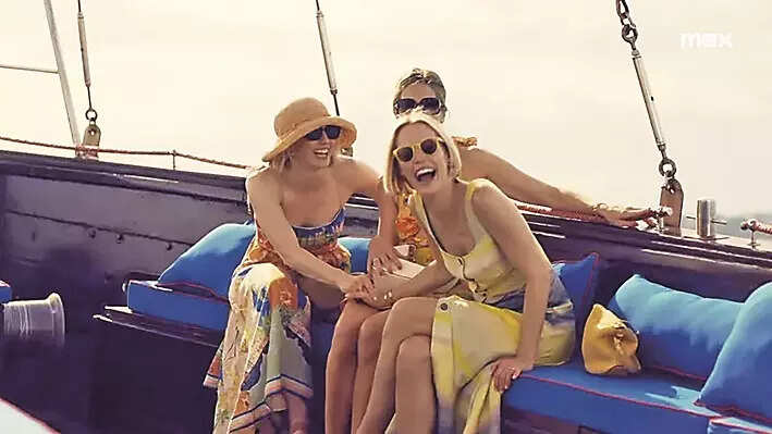 p2_ss_Three friends yacht_copy
