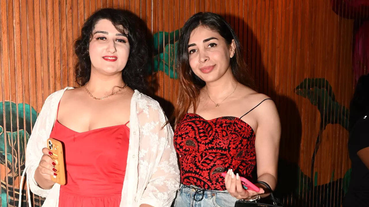 Kimia and Arezoo