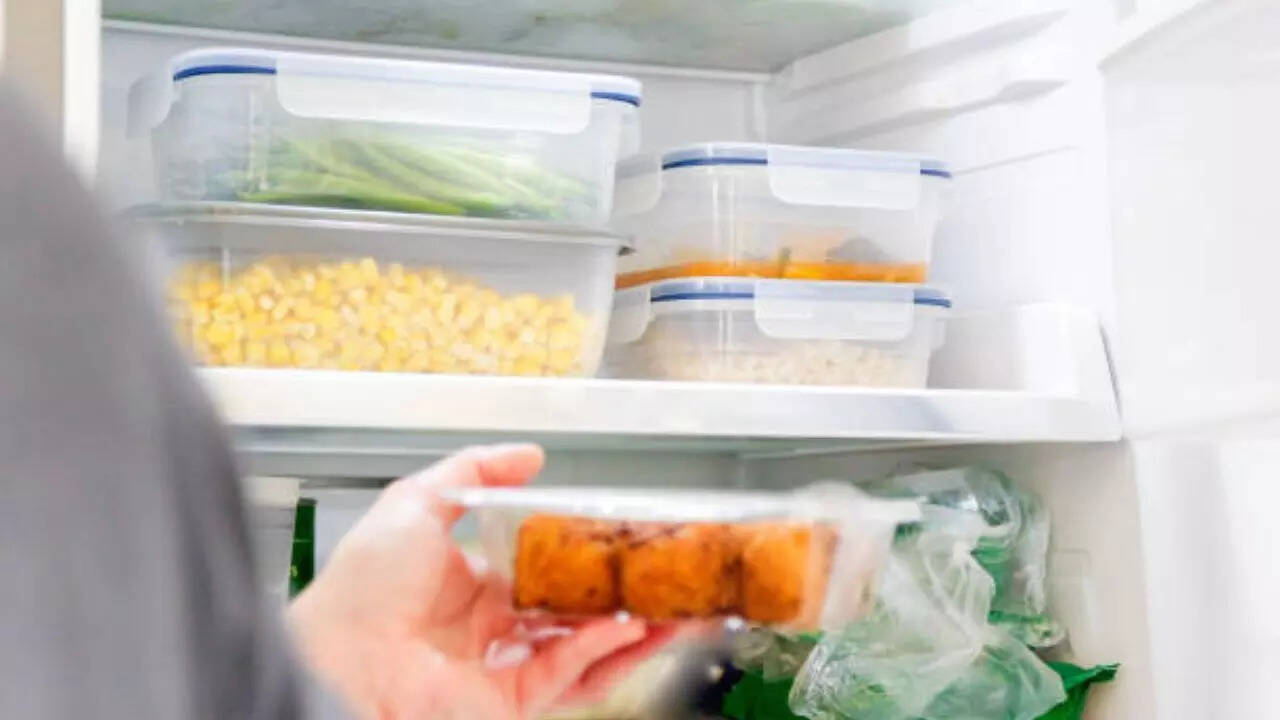 How to store leftover food?