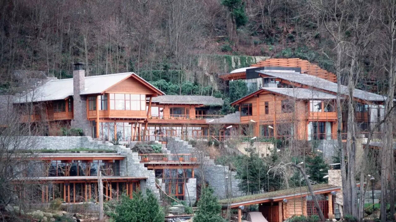 How billionaires like Bill Gates redefine luxury living
