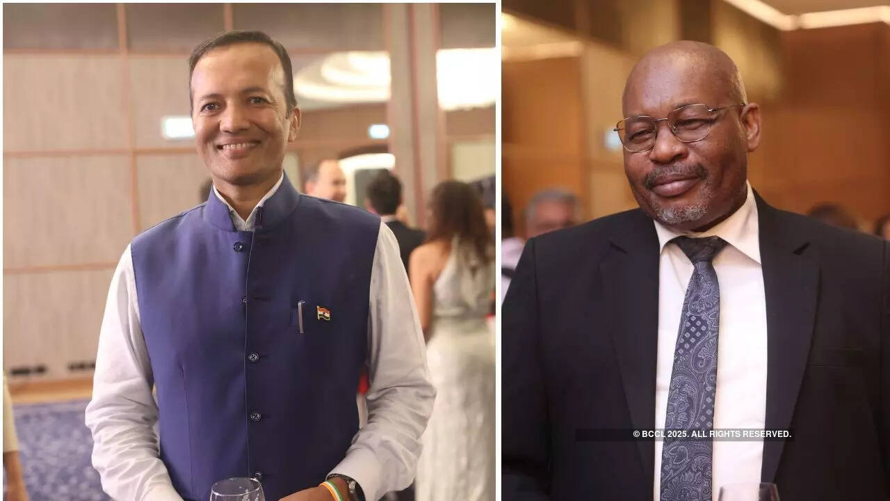 Naveen Jindal, Member of Lok Sabha (L), Rafael Assamundine, First Secretary at the High Commission of the Republic of Mozambique (R) Diplomats at the event