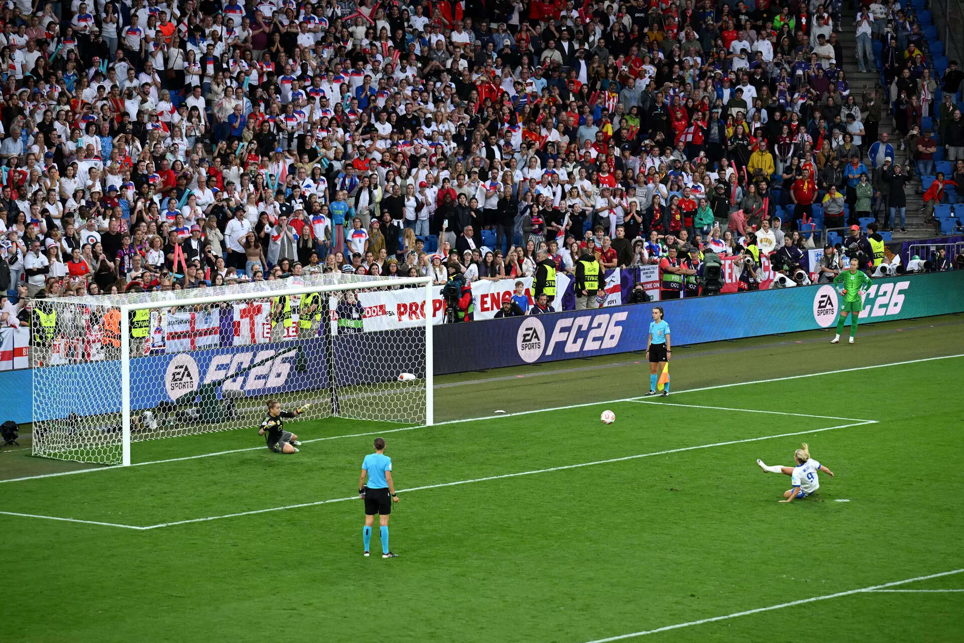 Beth Mead of England slips and scores a penalty kick, before having to retake it due to a double touch which she misses during the UEFA Women's EURO 2025 Final (Photo by Matthias Hangst/Getty Images) England v Spain - UEFA Women's EURO 2025 Final
