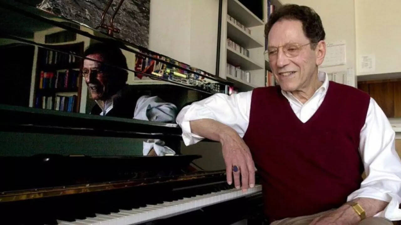 టామ్ లెహ్రేర్ యొక్క ఐకానిక్ పాటలు