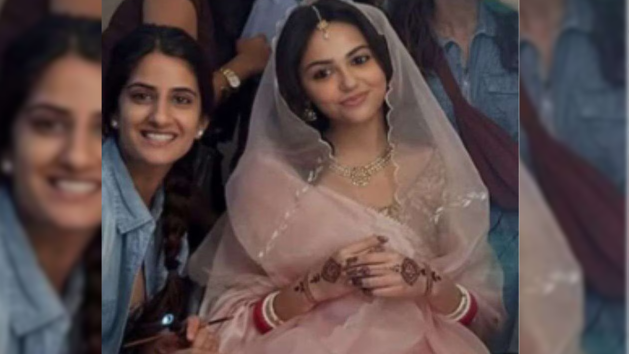‘Saiyaara’ fame Aneet Padda’s dreamy blush pink drape