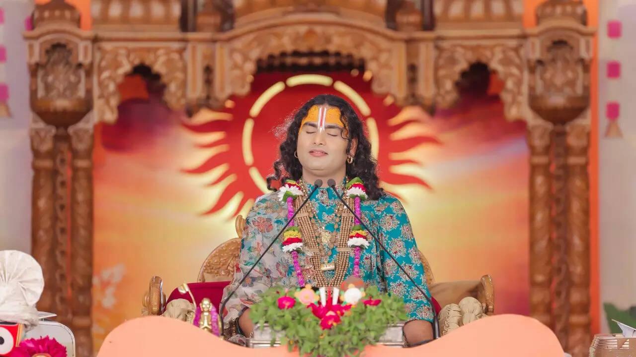(Pic courtesy: Facebook/ @Aniruddhachary Ji Maharaj) Aniruddhacharya
