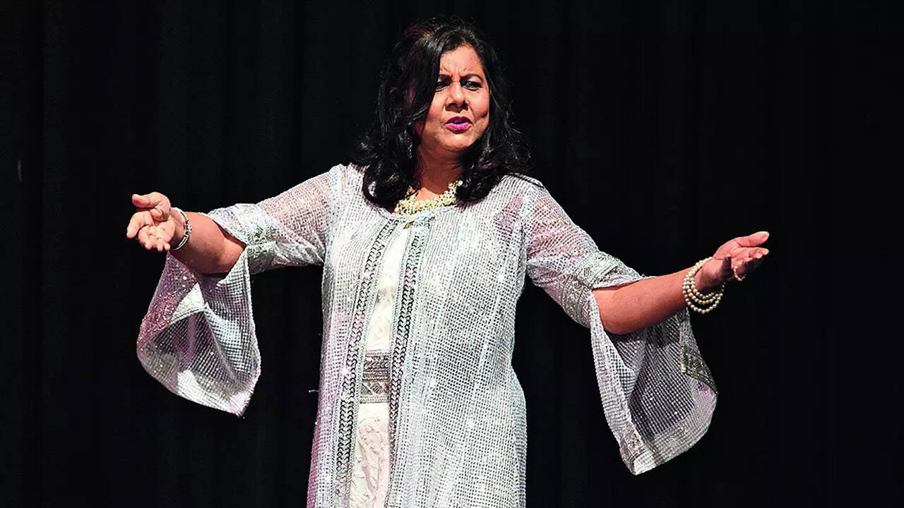 Jyoti Sinha as Husn in the play